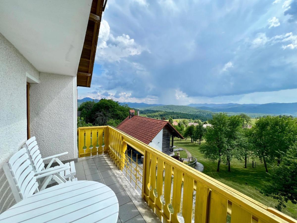 Guest House Domacija Krnc Hrib pri Hinjah Exterior foto