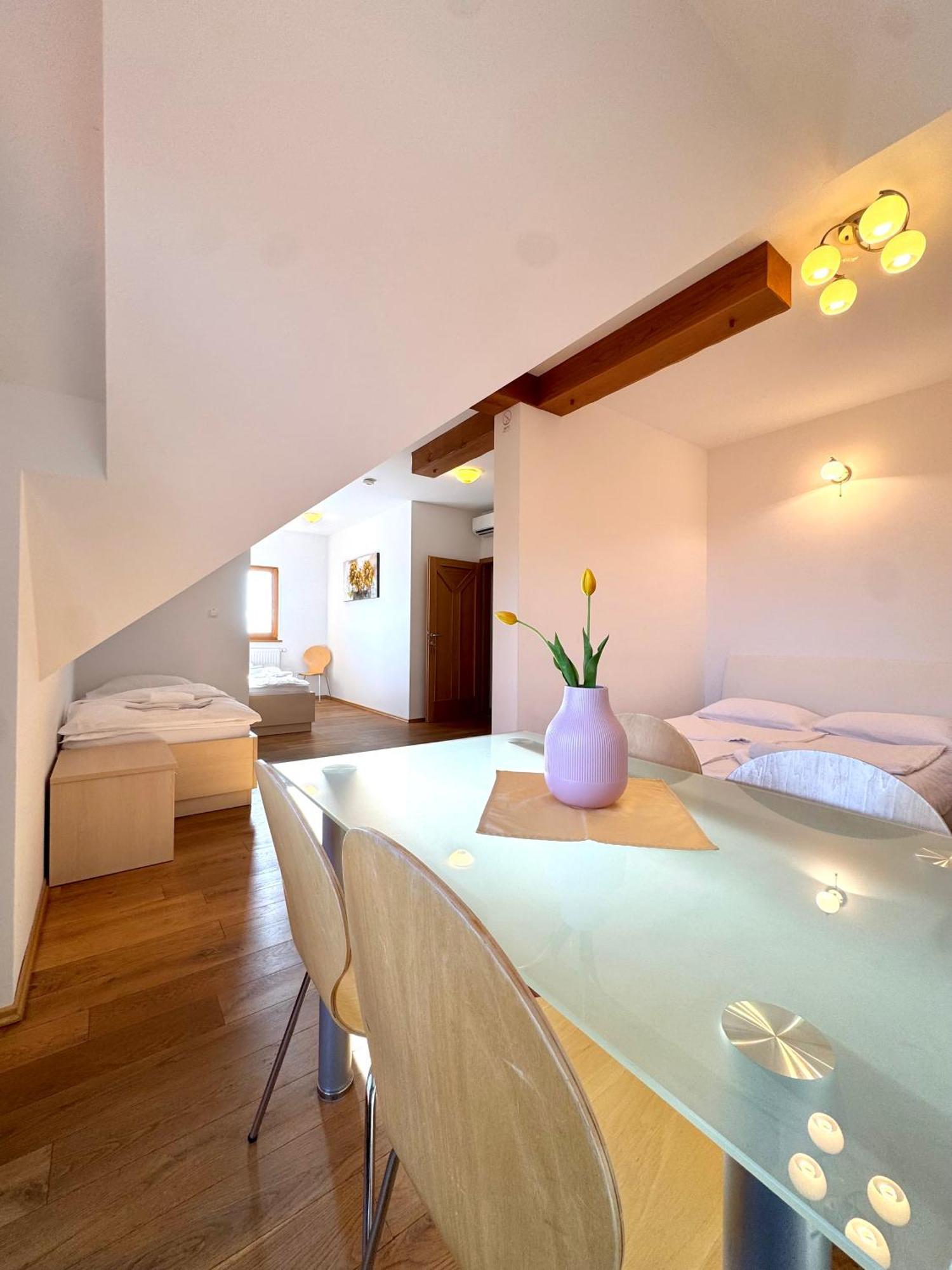 Guest House Domacija Krnc Hrib pri Hinjah Exterior foto