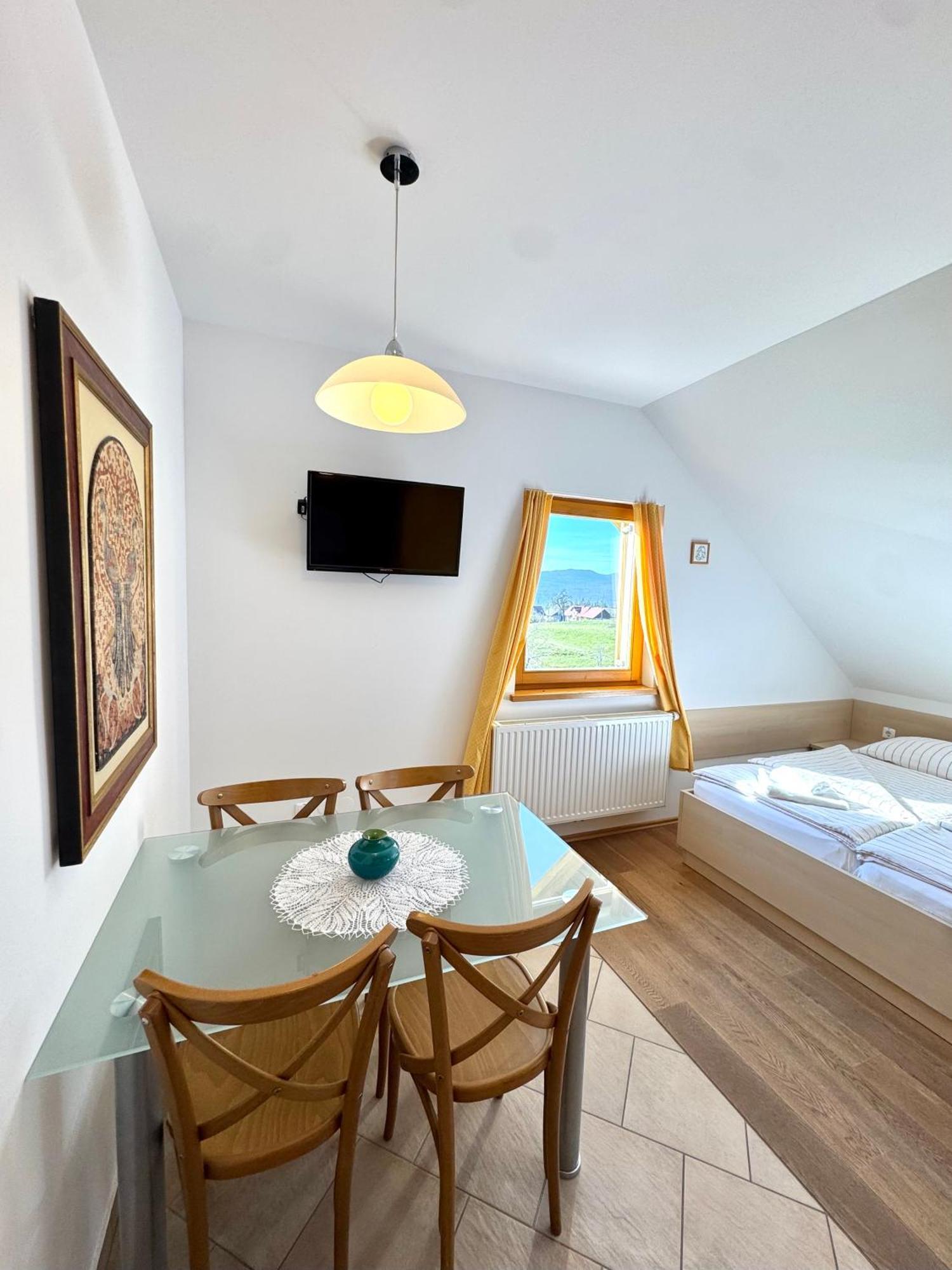 Guest House Domacija Krnc Hrib pri Hinjah Exterior foto
